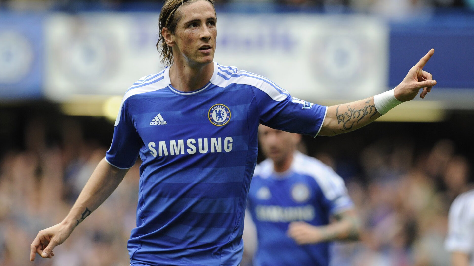 欧冠半决赛：皇马VS曼城再度相遇 本泽马与哈兰德射手巅峰对决上演